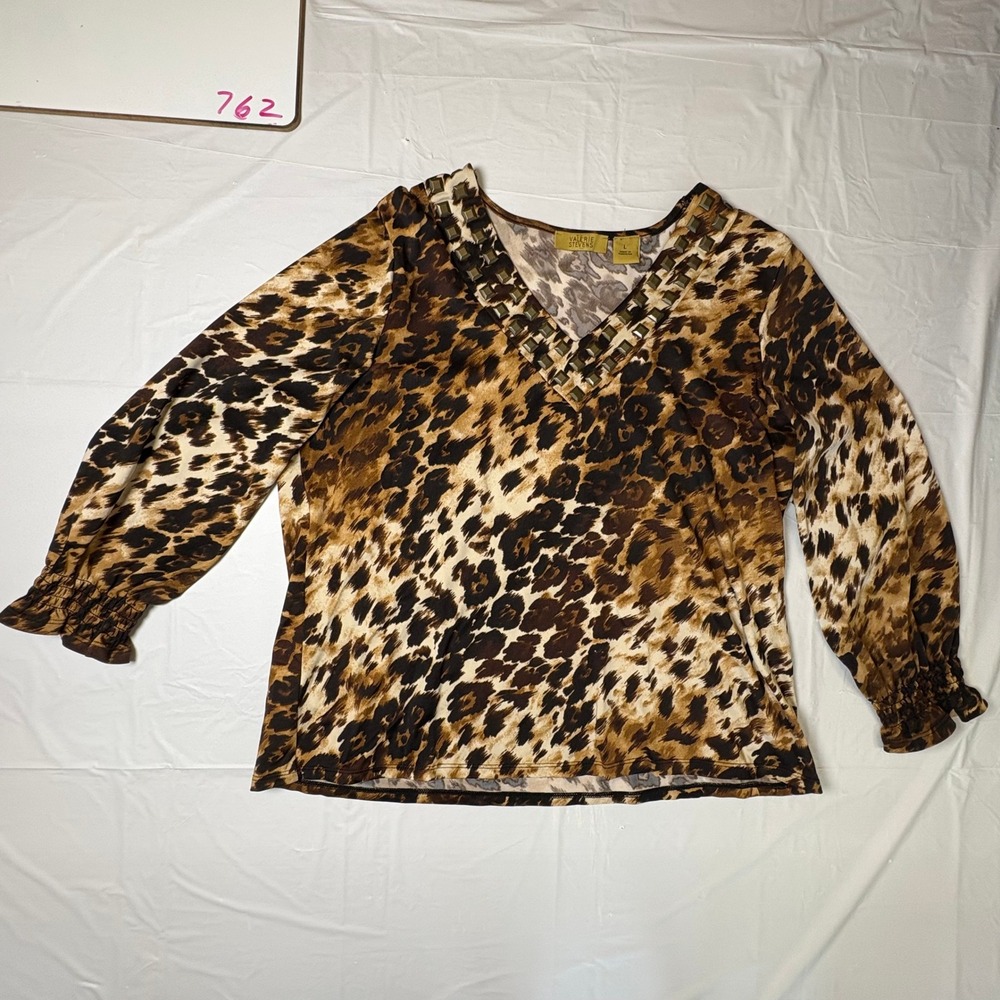 Valerie Stevens Leopard Print Embellished V-Neck Smocked Cuff Top Large JITU2360